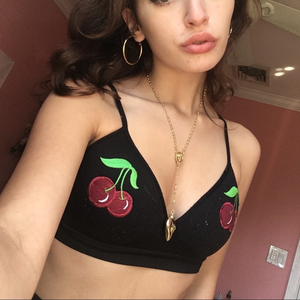 🍒 Cherry sports bra 🍒